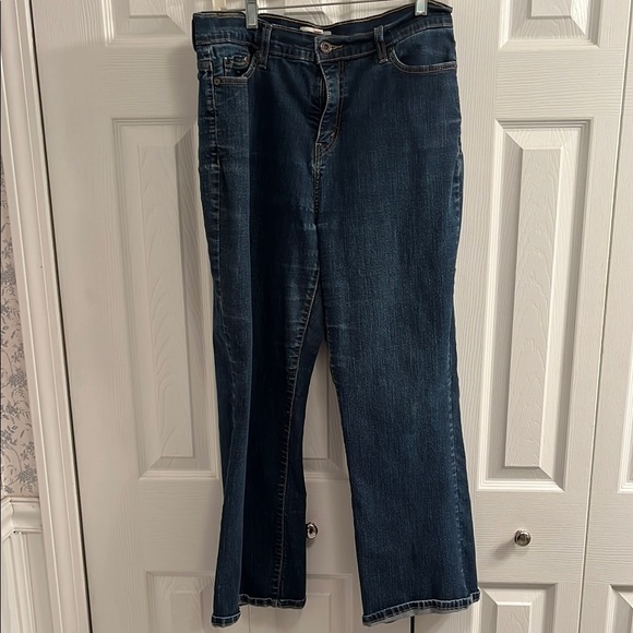 Women’s Red Tag Levi’s Perfectly Slimming 512 Bootcut size 16. Stretchy - Picture 1 of 8